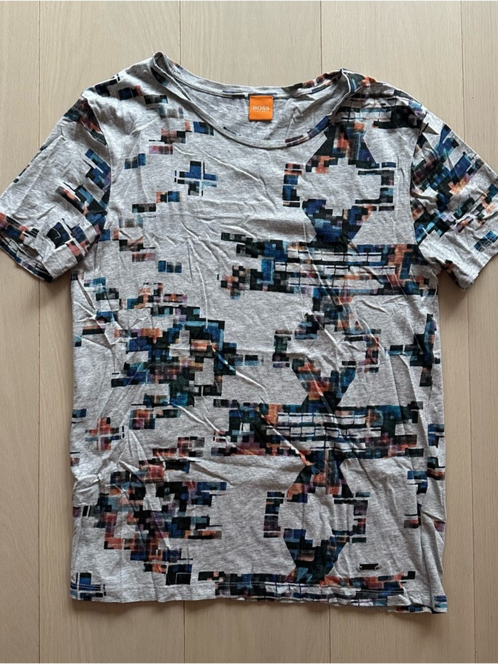 BOSS Short-Sleeve Graphic Tee in Gray with Multicolor Pixel Print